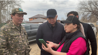 Серик Жумангарин заверил людей, что ущерб от паводков будет возмещен