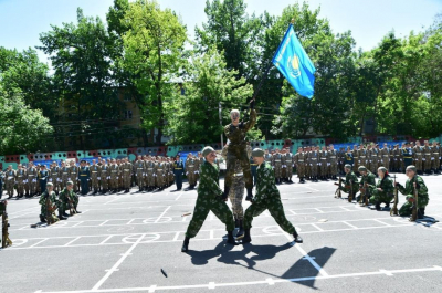 «Батырларға тағзым»: КазНУ провел военно-патриотическое мероприятие для студентов