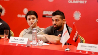 Шавкат Рахмонов угостил бешбармаком экс-чемпиона UFC Ренана Баррао в Астане