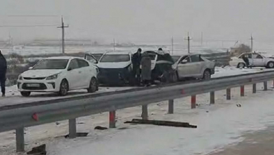 Один погиб и двое пострадали в результате массового ДТП в Акмолинской области