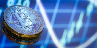 Биткоин не удержал рост: инвесторы боятся новых пошлин и санкций