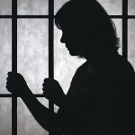 Не заметила, что бьет острой стороной: женщина в СКО расправилась с настойчивым соседом